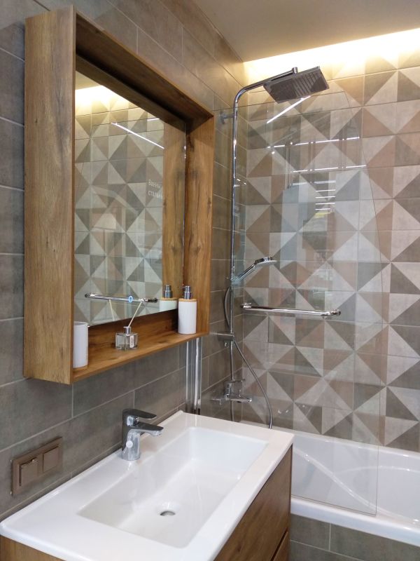 Bathroom with Accent Tiles